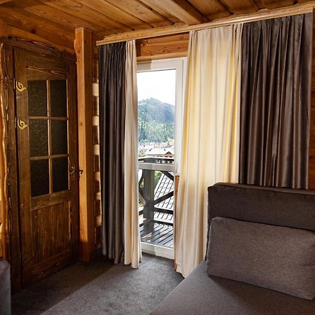 Svoi Hotel Palyanytsya Dış mekan fotoğraf