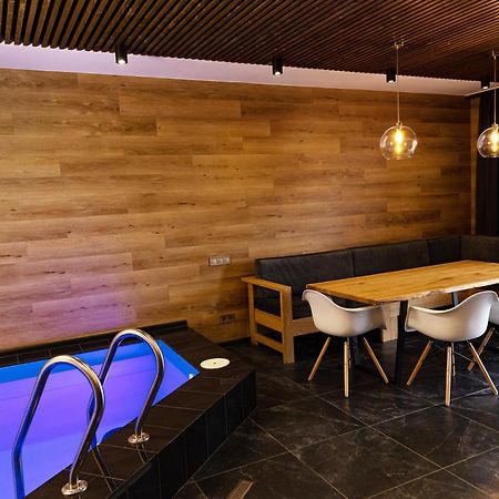 Svoi Hotel Palyanytsya Dış mekan fotoğraf