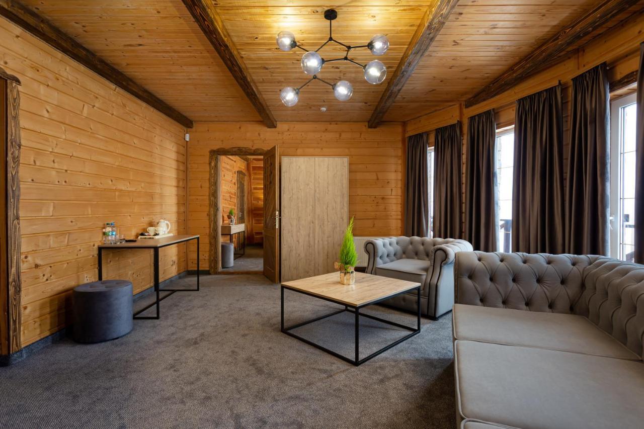 Svoi Hotel Palyanytsya Dış mekan fotoğraf