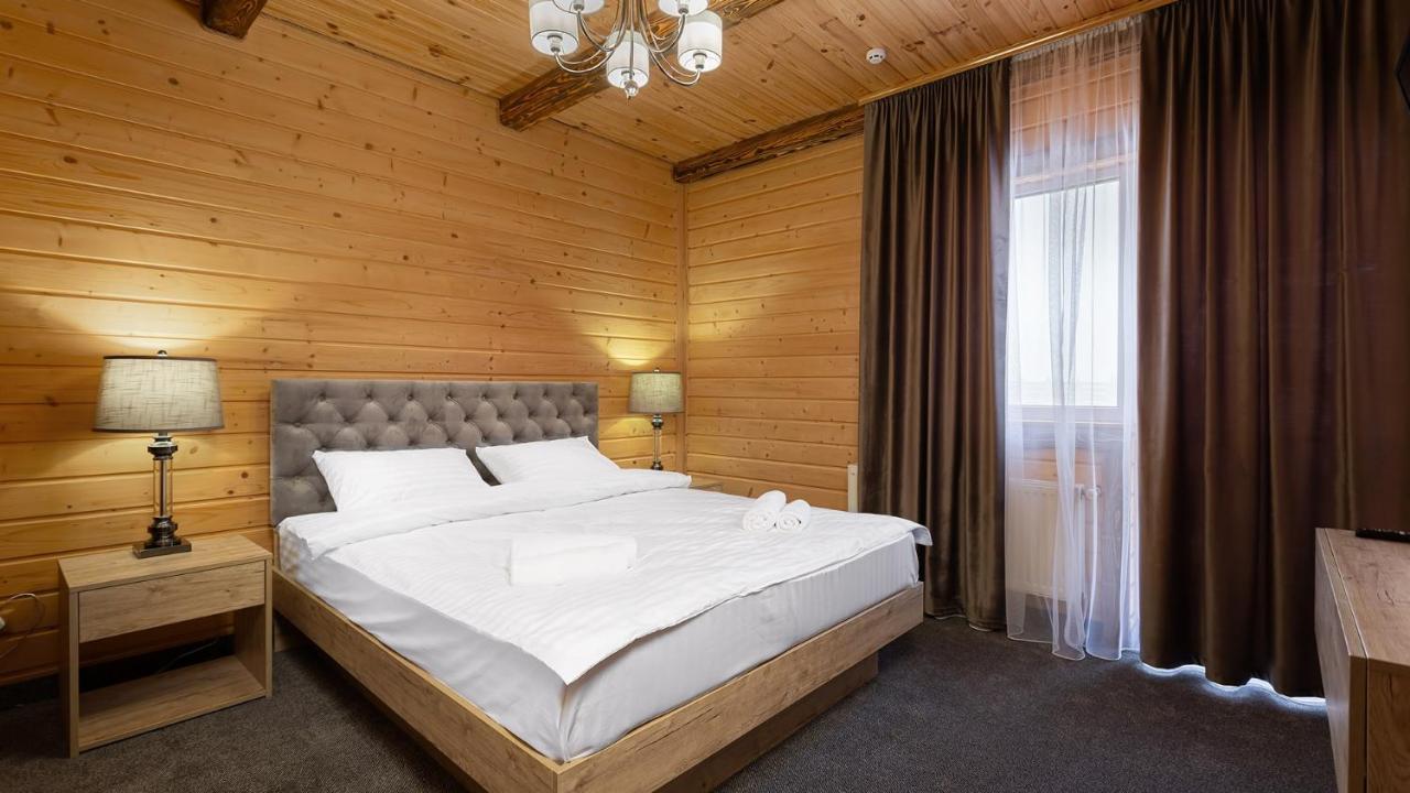 Svoi Hotel Palyanytsya Dış mekan fotoğraf