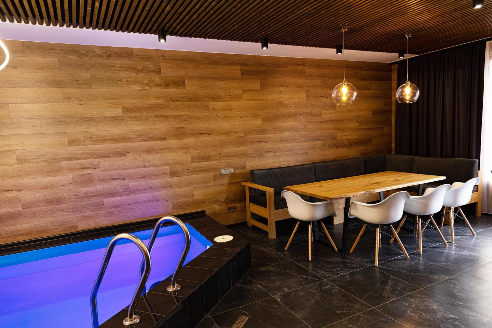 Svoi Hotel Palyanytsya Dış mekan fotoğraf