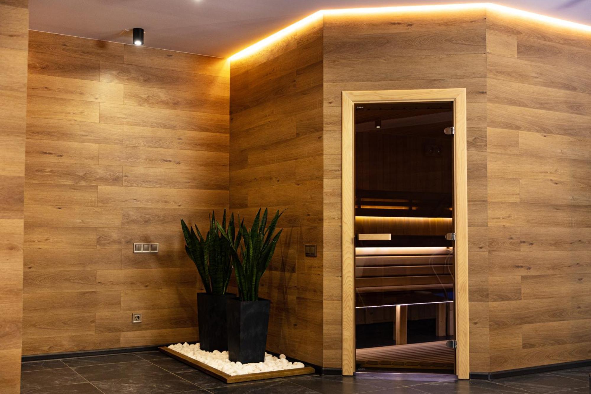 Svoi Hotel Palyanytsya Dış mekan fotoğraf