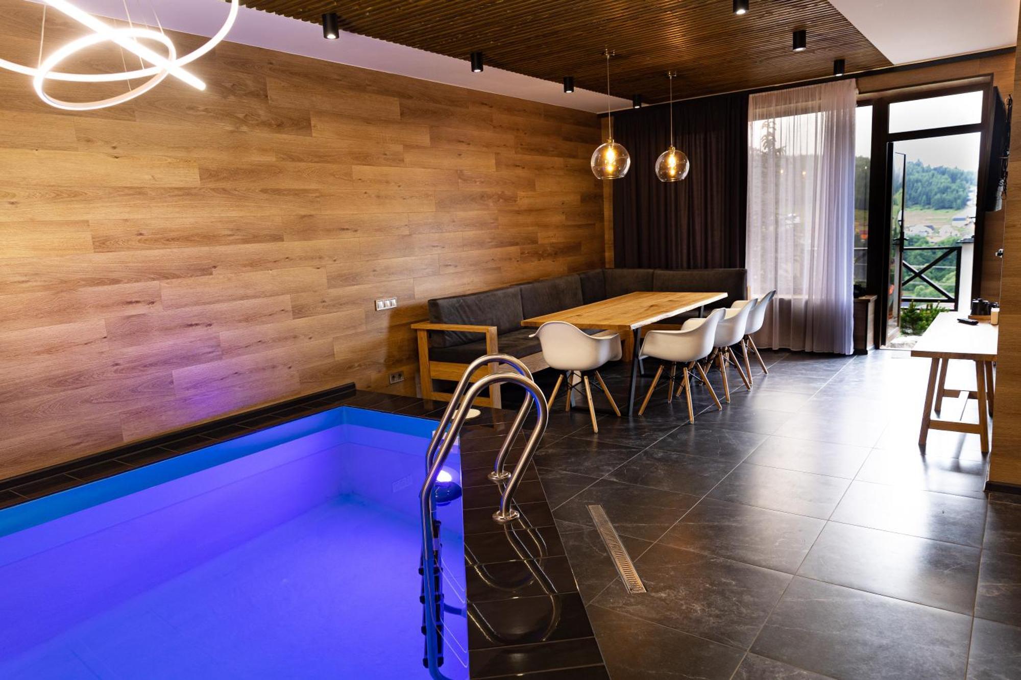 Svoi Hotel Palyanytsya Dış mekan fotoğraf