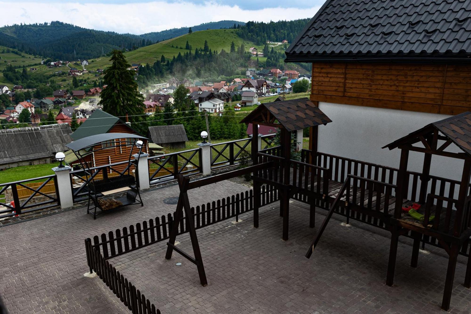 Svoi Hotel Palyanytsya Dış mekan fotoğraf