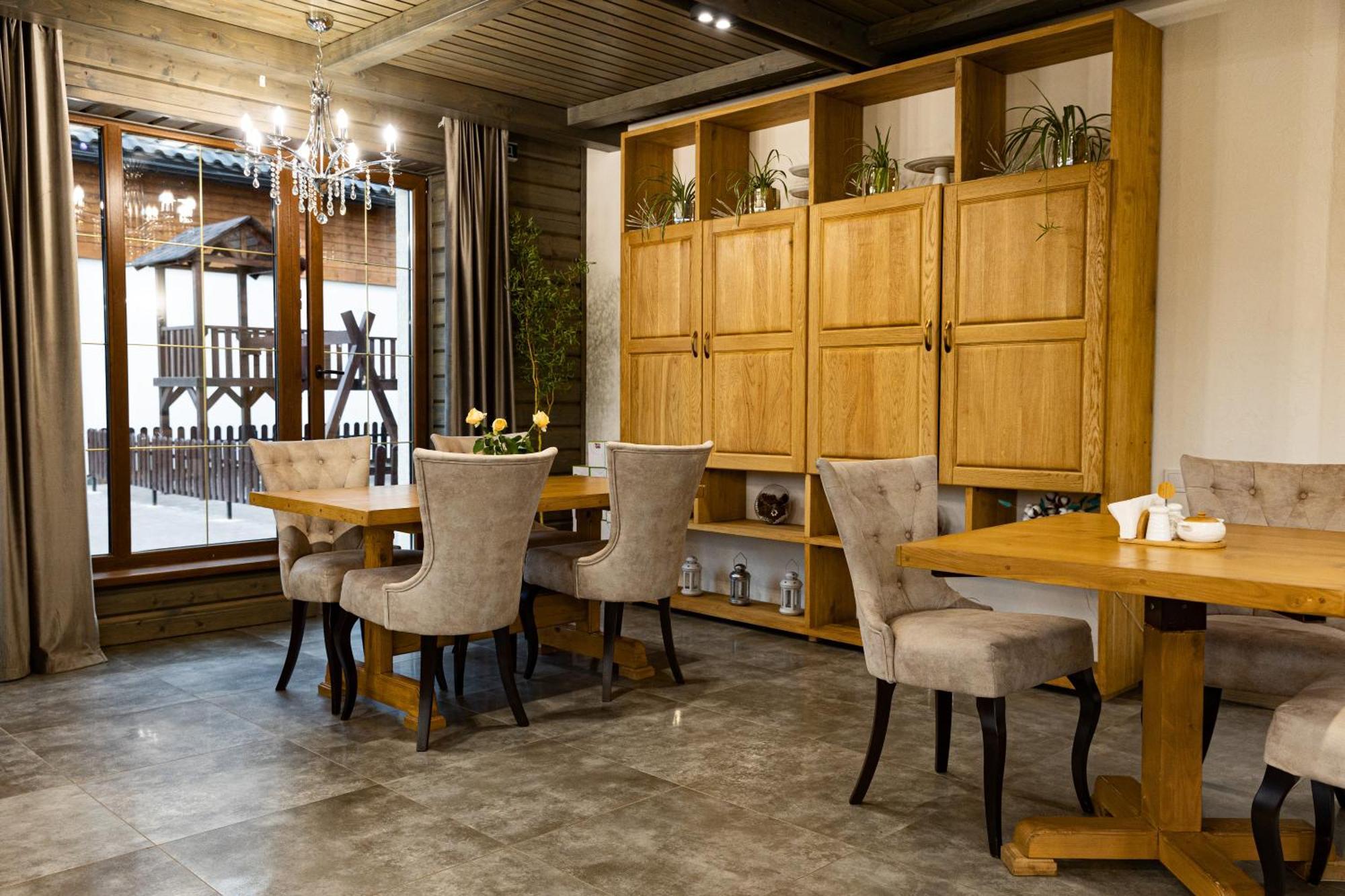 Svoi Hotel Palyanytsya Dış mekan fotoğraf
