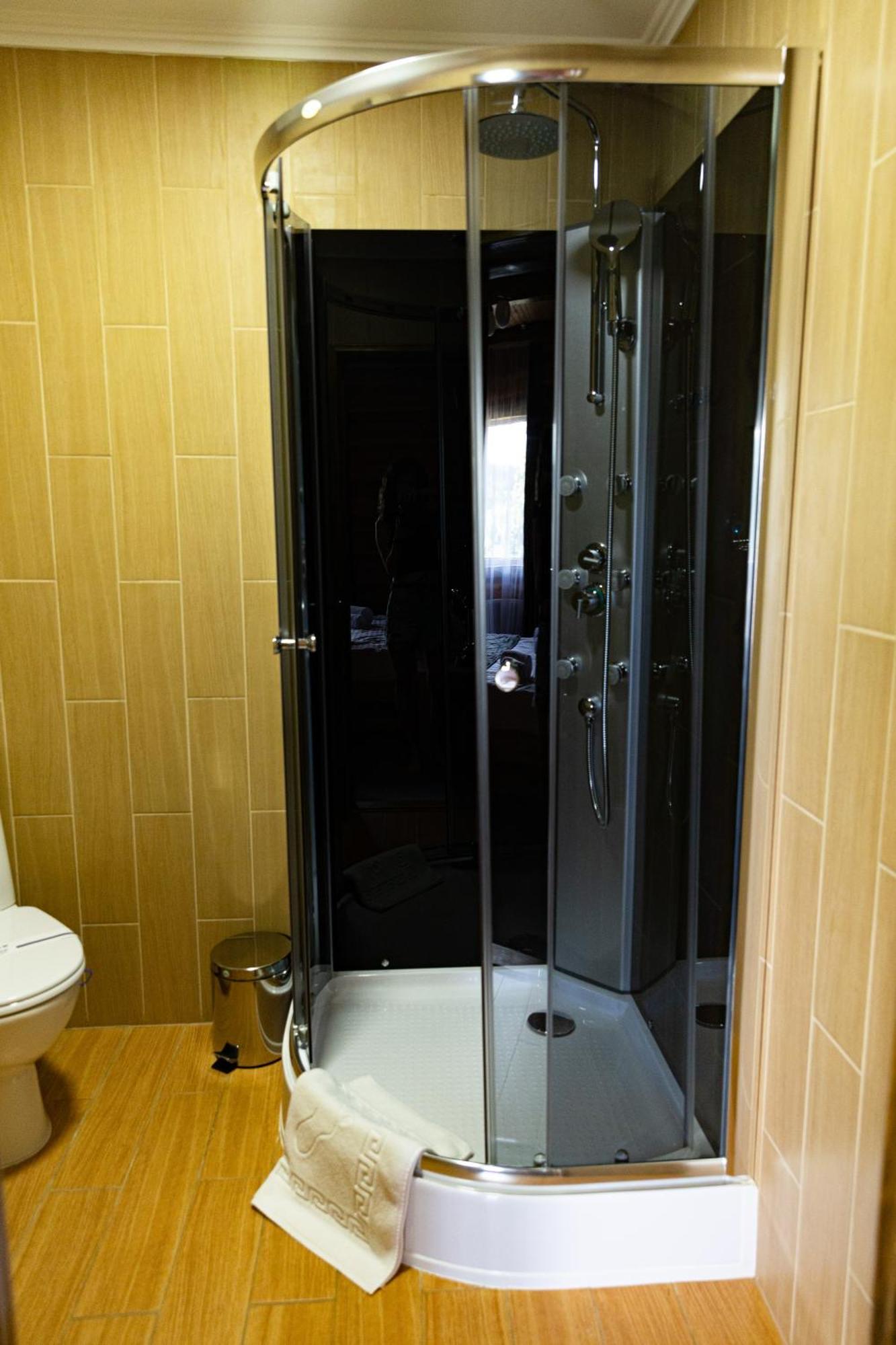 Svoi Hotel Palyanytsya Dış mekan fotoğraf